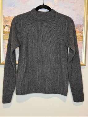 Erdos Cozy Gray Ribbed Crewneck 100% cashmere Sweater (bin12)